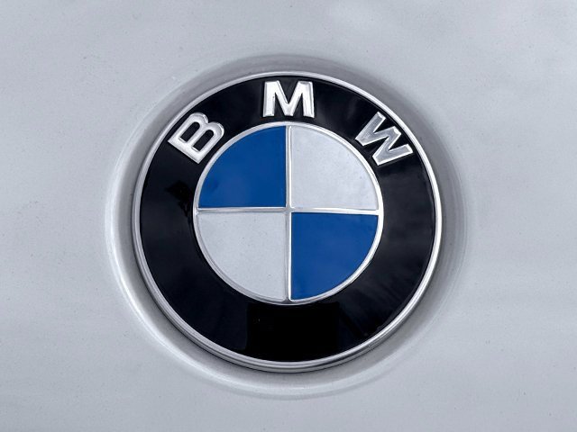 Used 2023 BMW X6 M50i w/ Executive Package image 34