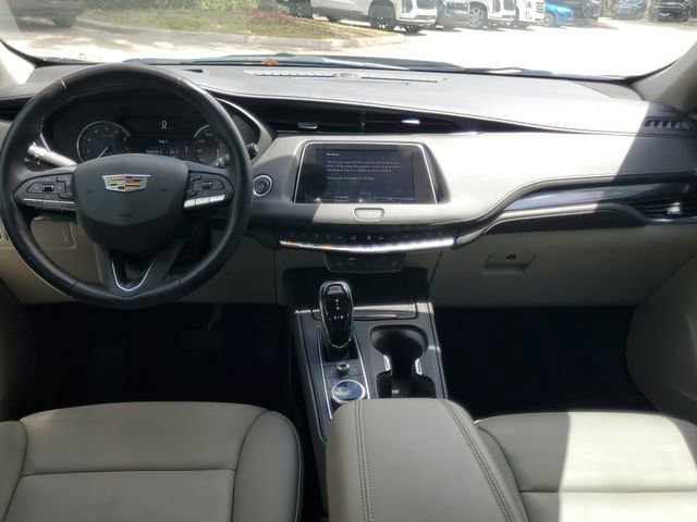 Certified 2023 Cadillac XT4 Luxury w/ Cold Weather Package image 14