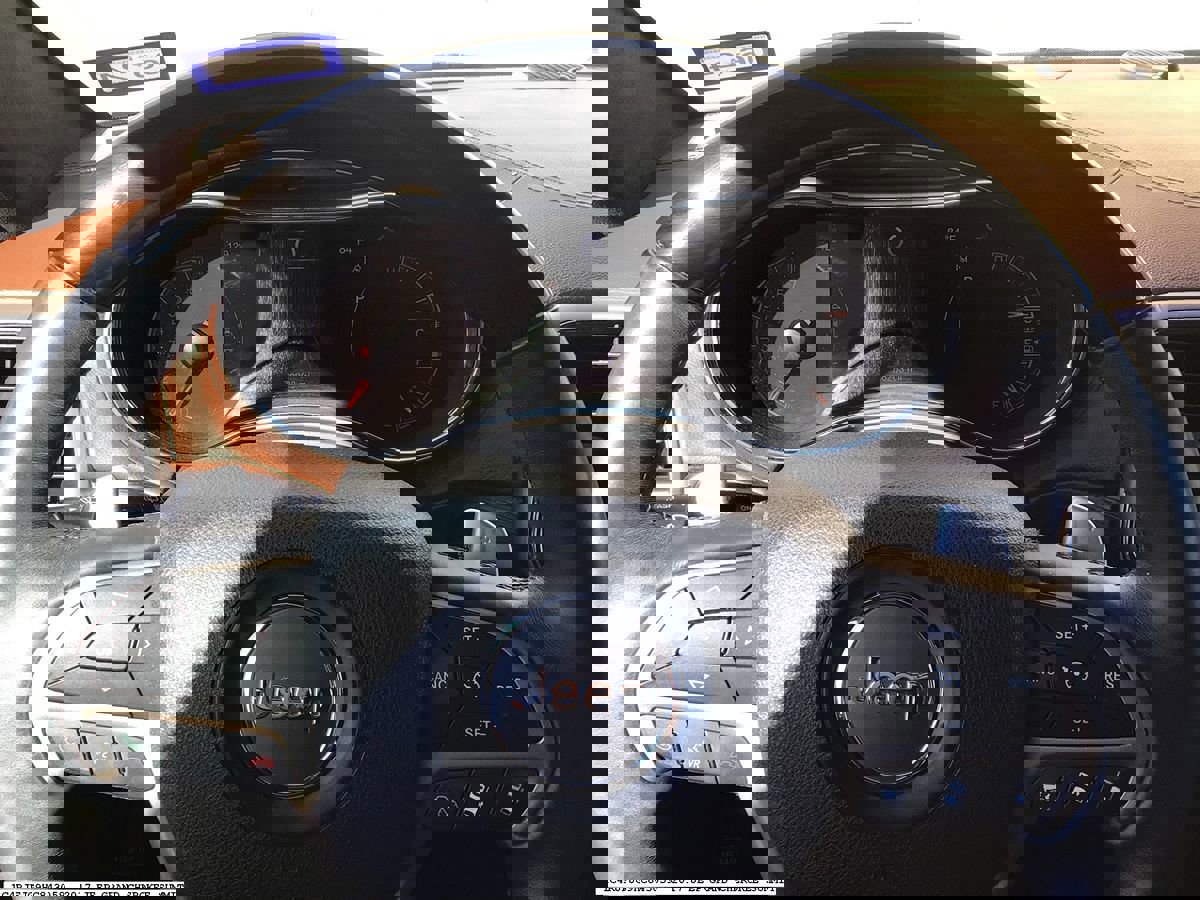 Used 2017 Jeep Grand Cherokee Summit w/ Platinum Series Group image 8