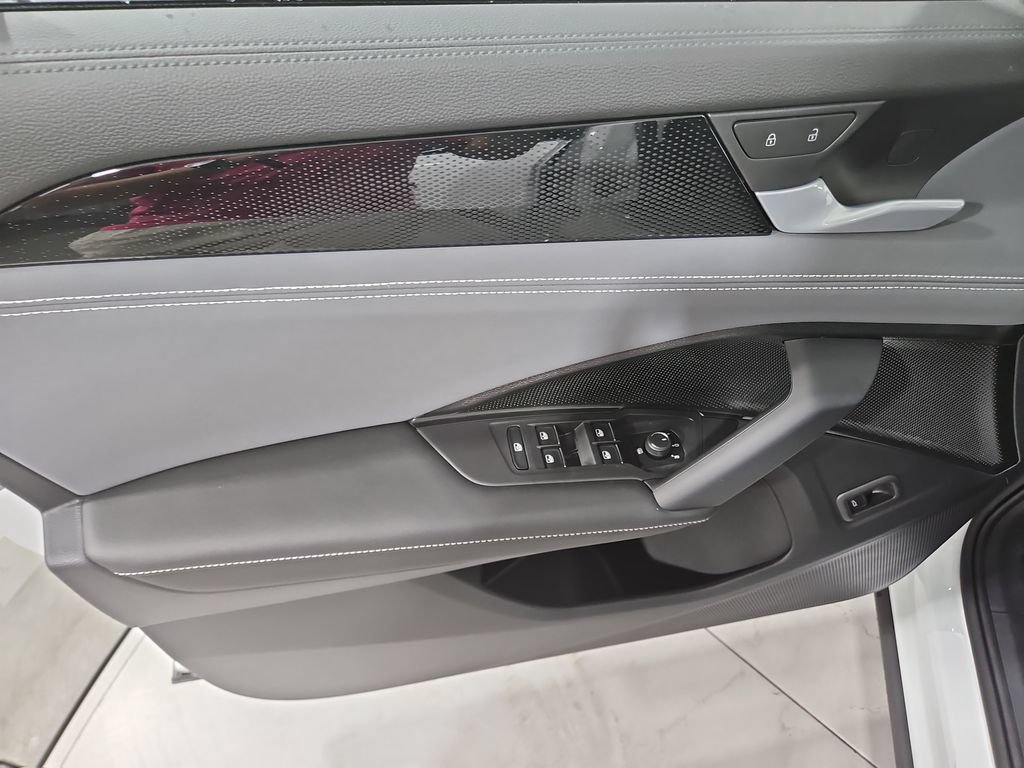 New 2026 Volkswagen Tiguan SE AWD/4WD image 10