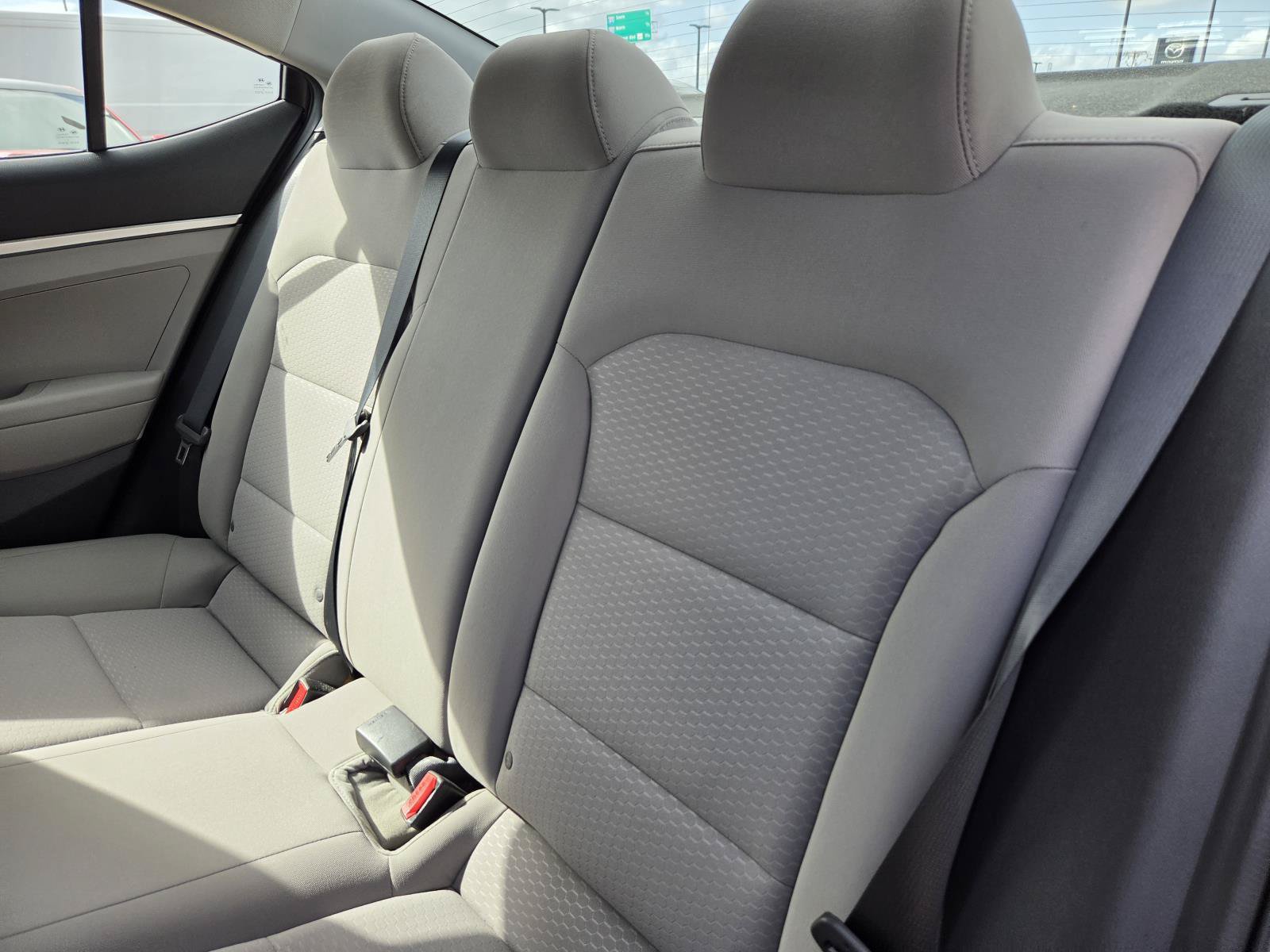 Used 2020 Hyundai Elantra SE FWD image 11