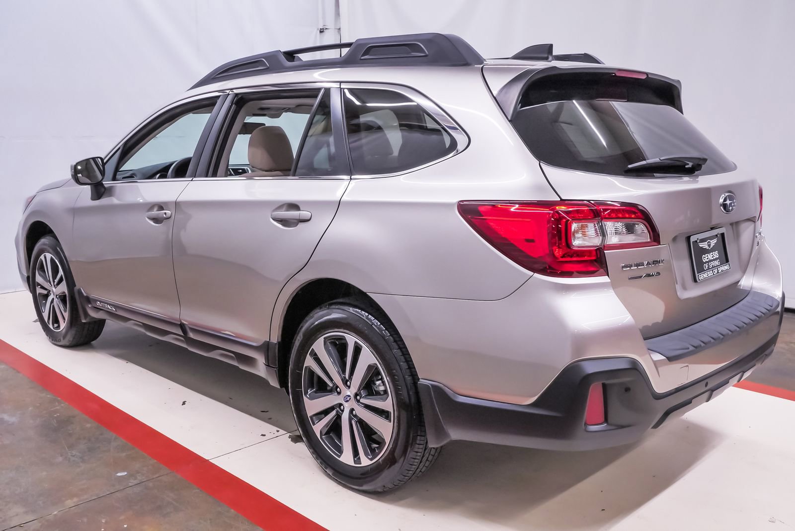 Used 2018 Subaru Outback 3.6R Limited image 8