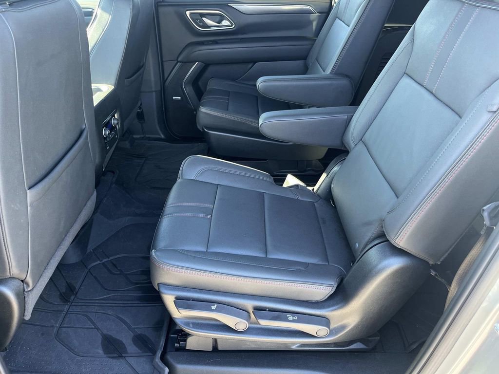 Used 2024 Chevrolet Suburban RST w/ Luxury Package image 15