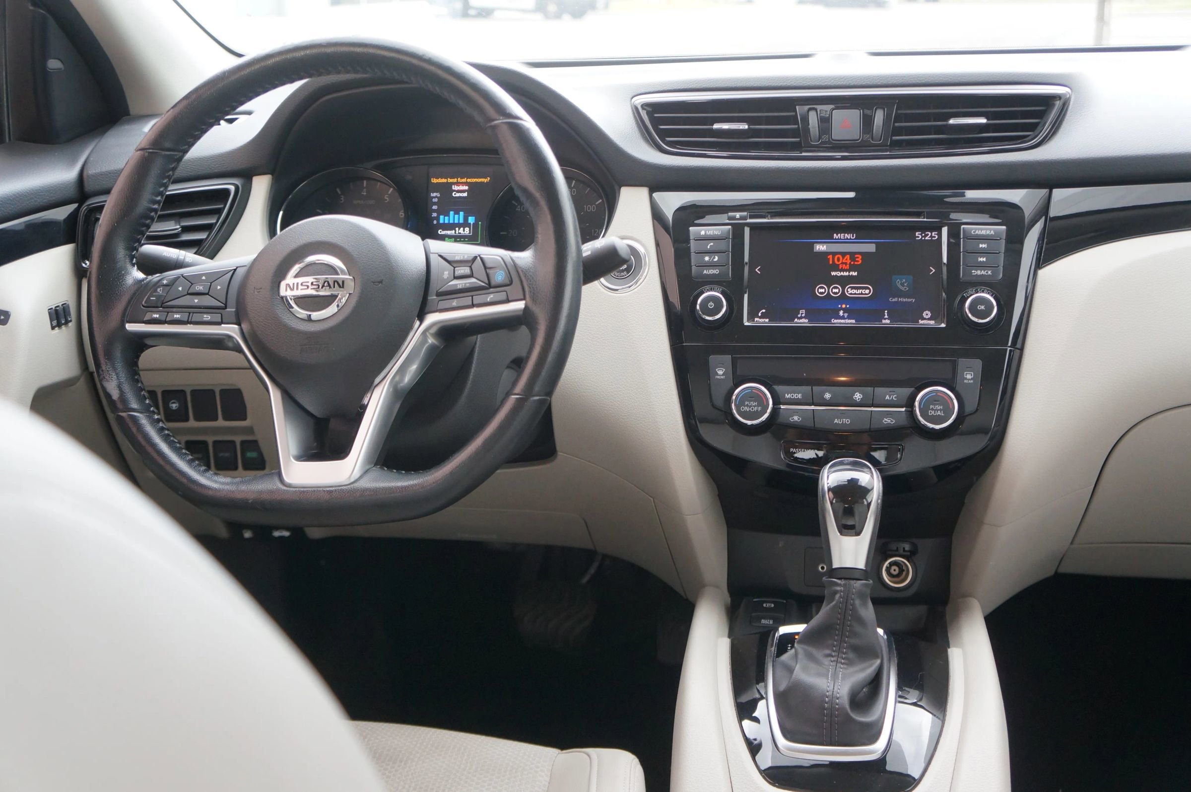 Used 2022 Nissan Rogue Sport SV w/ Technology Package image 34