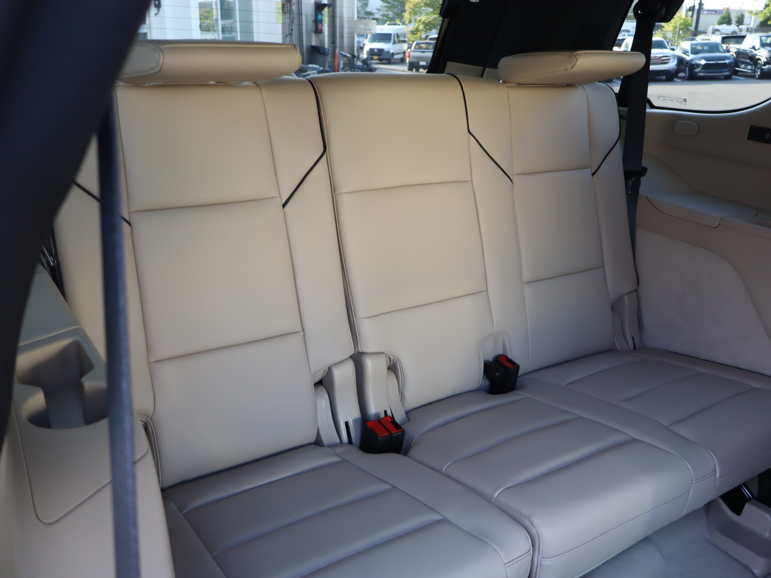 Used 2023 Cadillac Escalade Premium Luxury w/ Performance Package AWD/4WD image 41