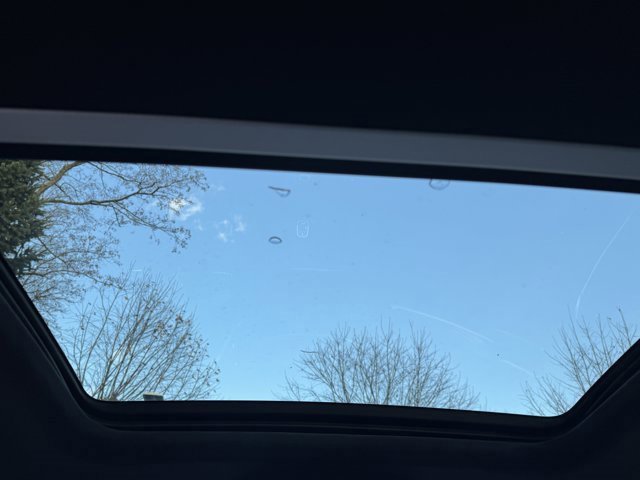 Used 2022 Maserati Levante Trofeo image 16