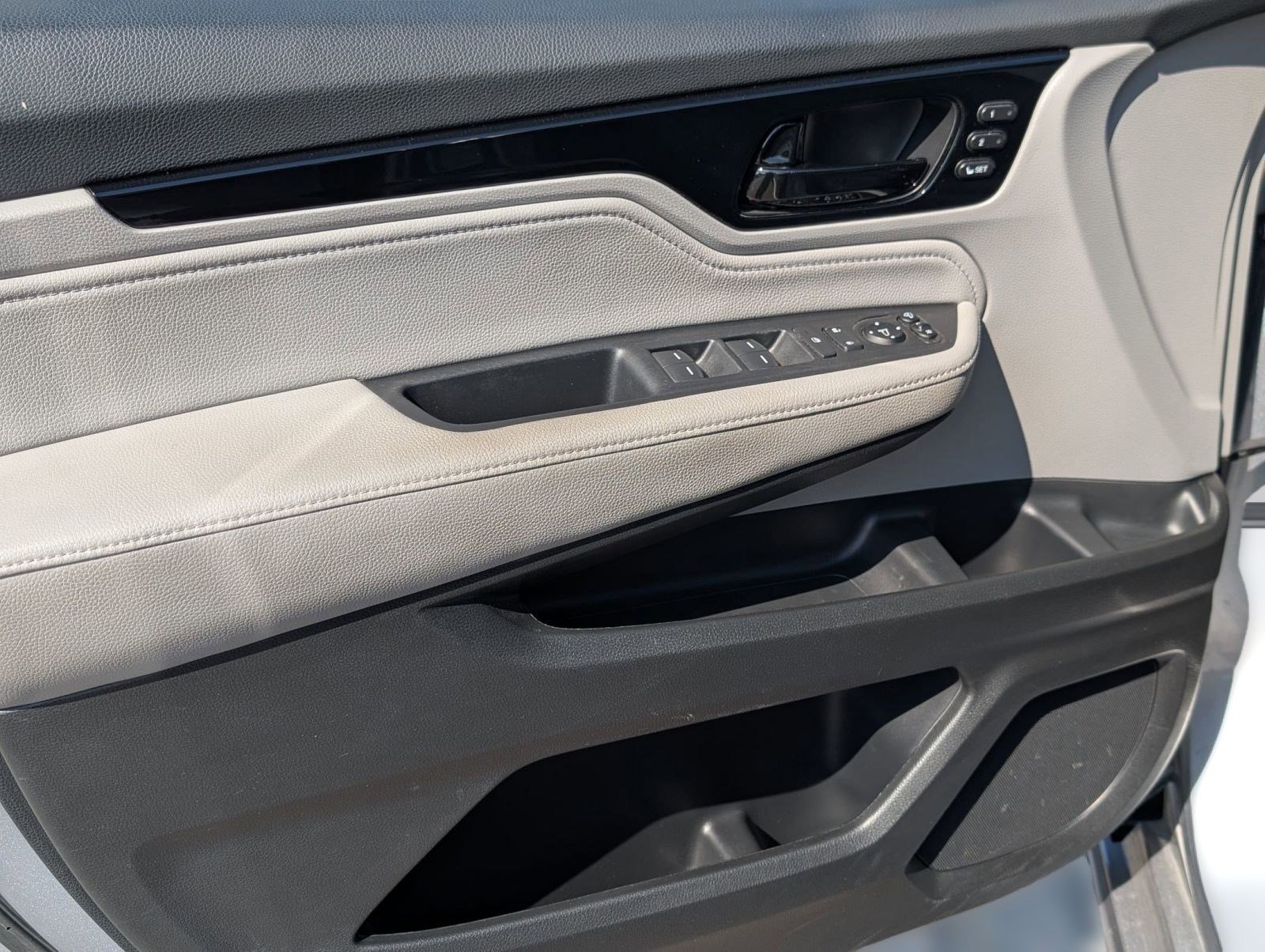 Used 2023 Honda Odyssey Elite image 14