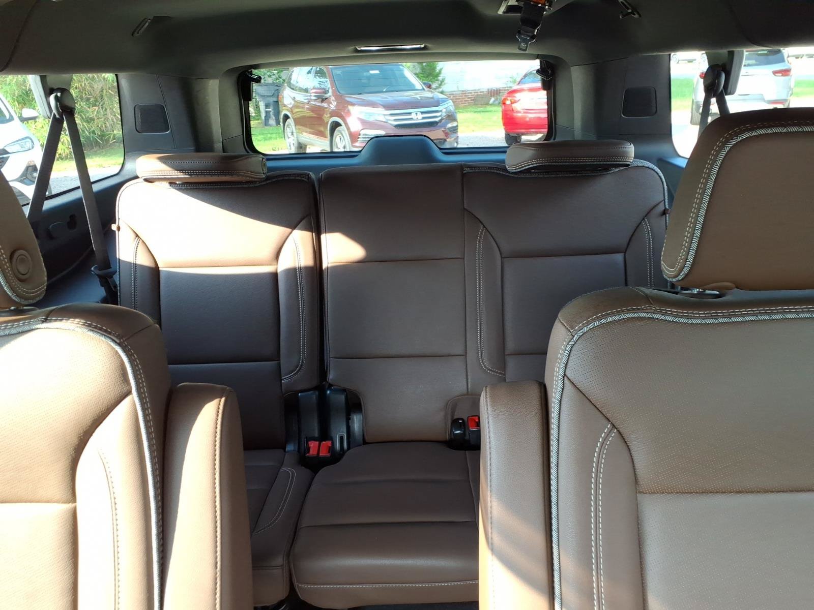 Used 2024 Chevrolet Suburban High Country w/ Premium Package AWD/4WD image 21