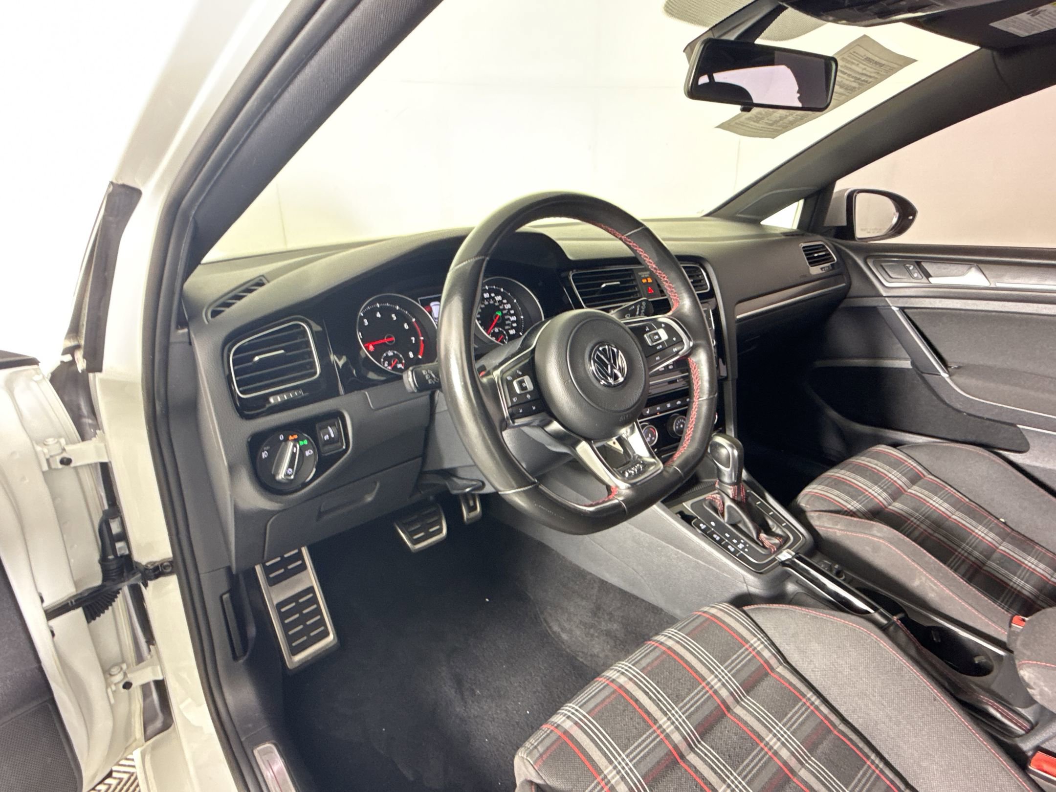 Used 2020 Volkswagen GTI S FWD image 4