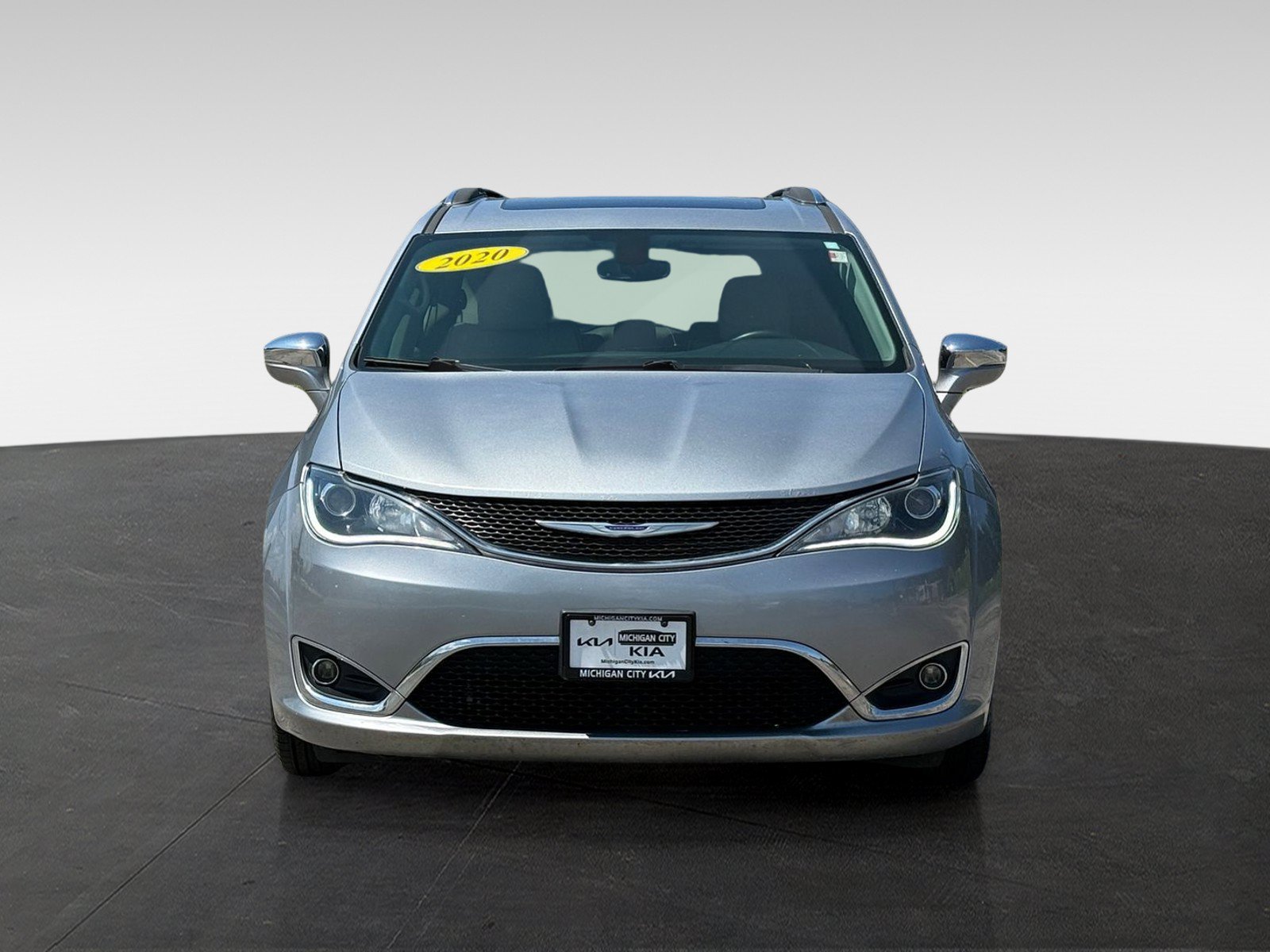 Used 2020 Chrysler Pacifica Limited FWD image 2