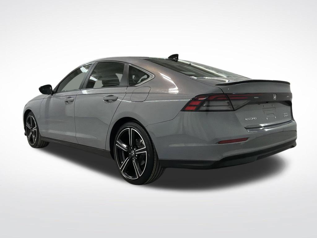 Used 2025 Honda Accord Sport image 2