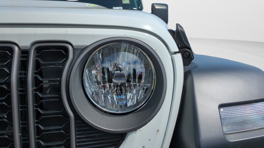 Used 2026 Jeep Wrangler Sport AWD/4WD image 24
