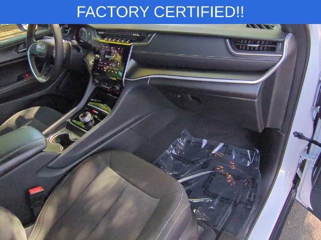 Certified 2024 Jeep Grand Cherokee L Laredo RWD image 38