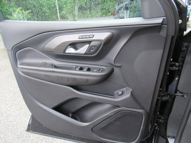 Used 2023 GMC Terrain SLT w/ Tech Package FWD image 22