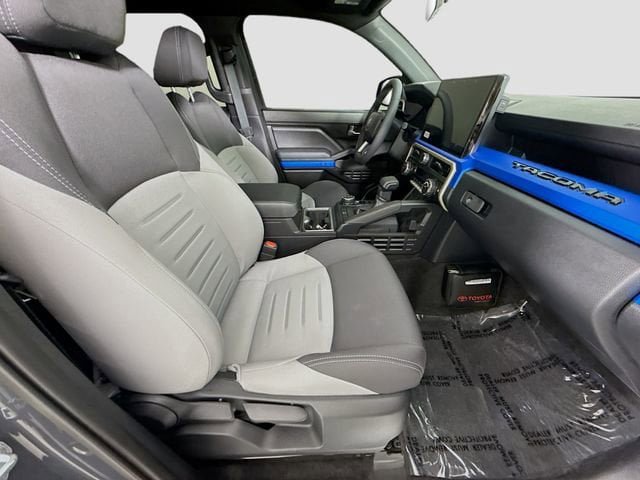 Certified 2025 Toyota Tacoma TRD Off-Road image 27