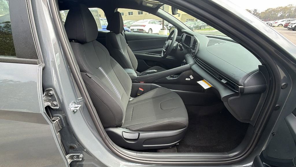 New 2026 Hyundai Elantra Sport image 13