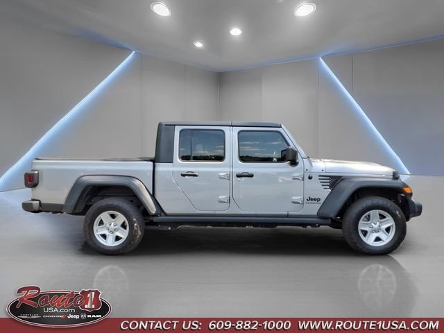 Used 2020 Jeep Gladiator Sport w/ Quick Order Package 24S AWD/4WD image 2