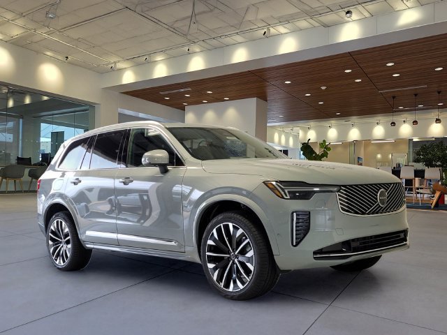 New 2026 Volvo XC90 B6 Plus w/ Protection Package Premier AWD/4WD image 2