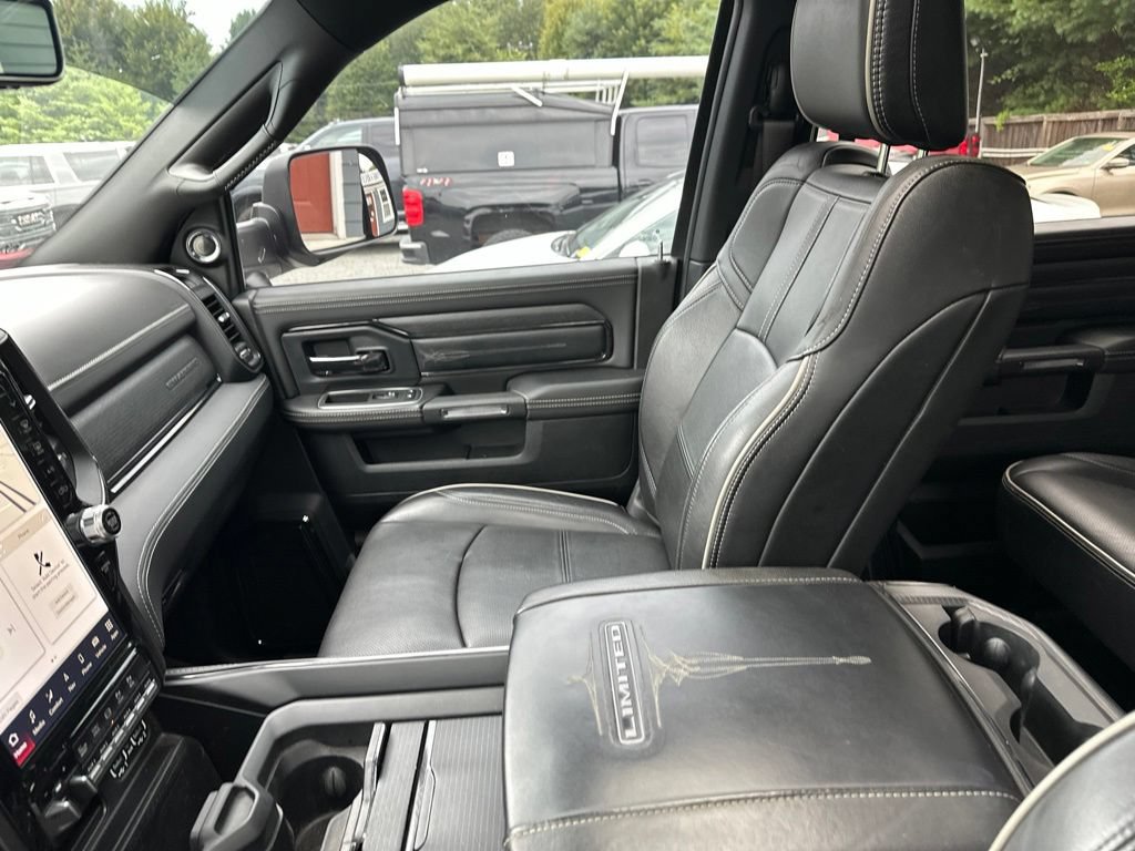 Used 2022 RAM 3500 Limited AWD/4WD image 32