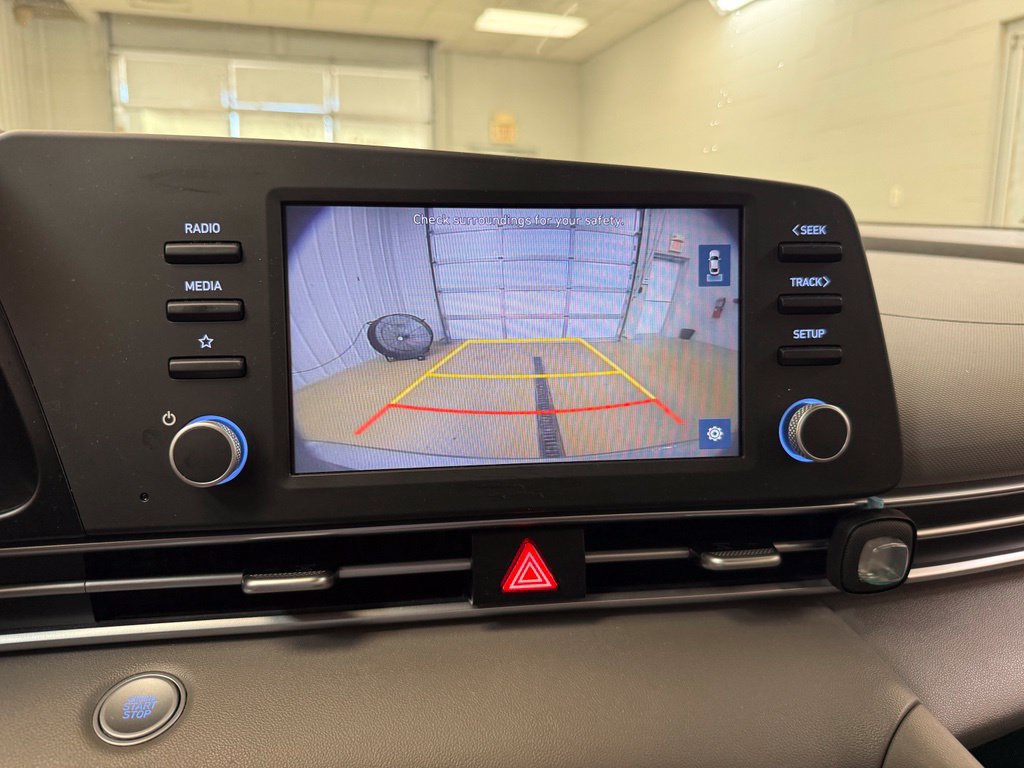 Used 2021 Hyundai Elantra SEL FWD image 14