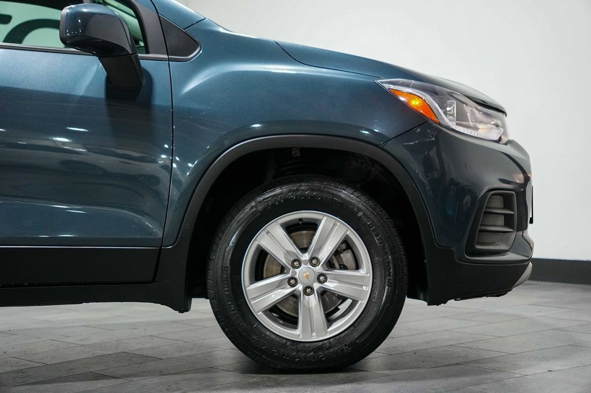 Used 2022 Chevrolet Trax LT w/ Driver Confidence Package AWD/4WD image 9