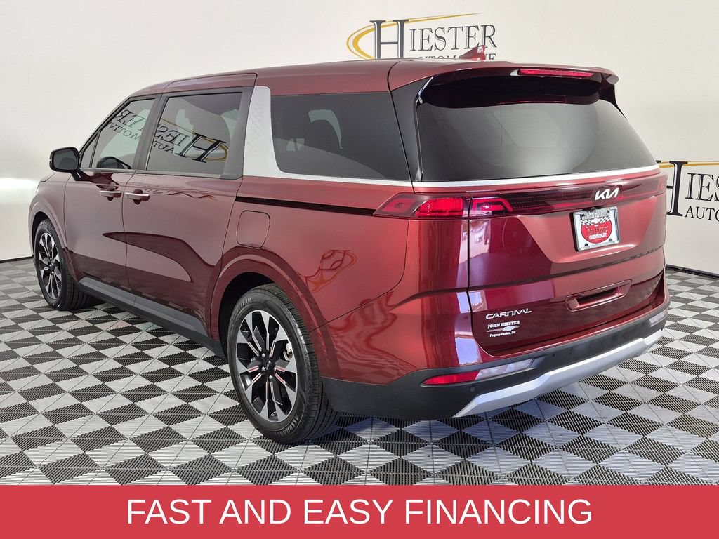 Used 2024 Kia Carnival EX FWD image 6