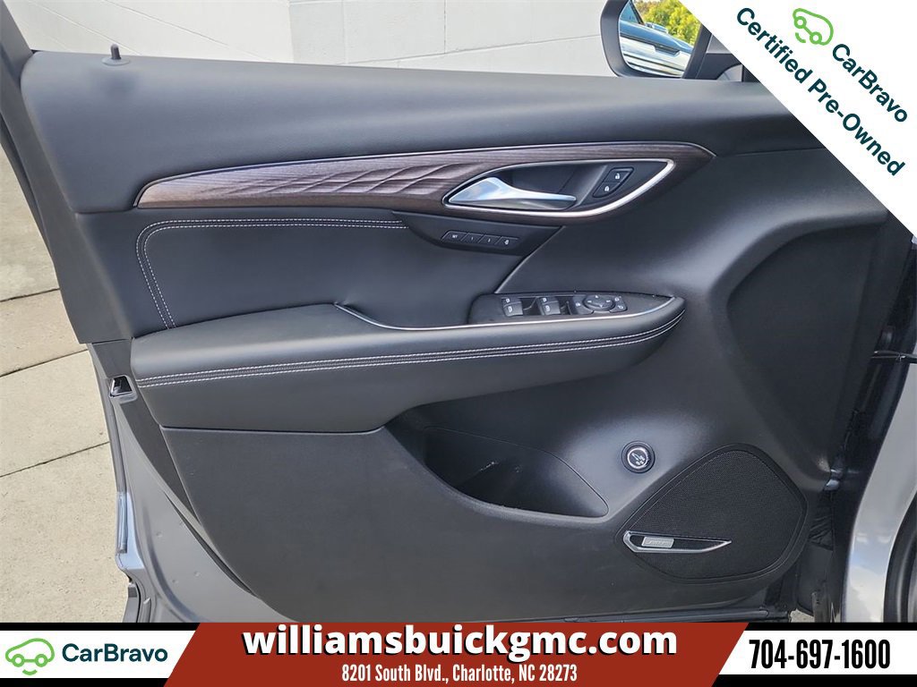 Certified 2021 Buick Envision Avenir w/ Technology Package II image 23