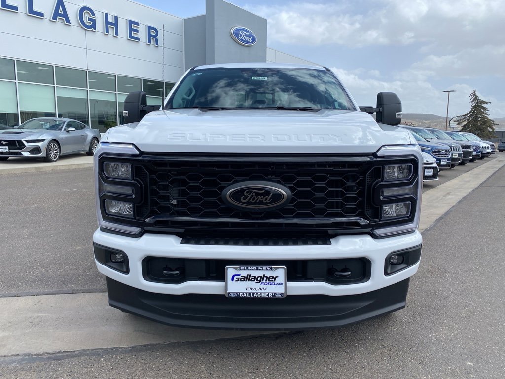 New 2026 Ford F350 XLT w/ XLT Premium Package AWD/4WD image 16