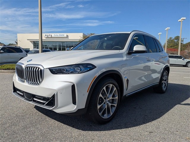 New 2026 BMW X5 xDrive50e image 9