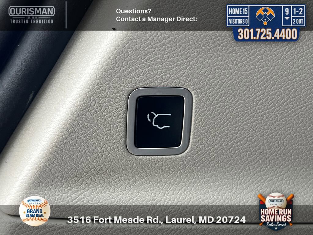 Used 2019 Chrysler Pacifica Touring Plus w/ Tire & Wheel Group FWD image 19