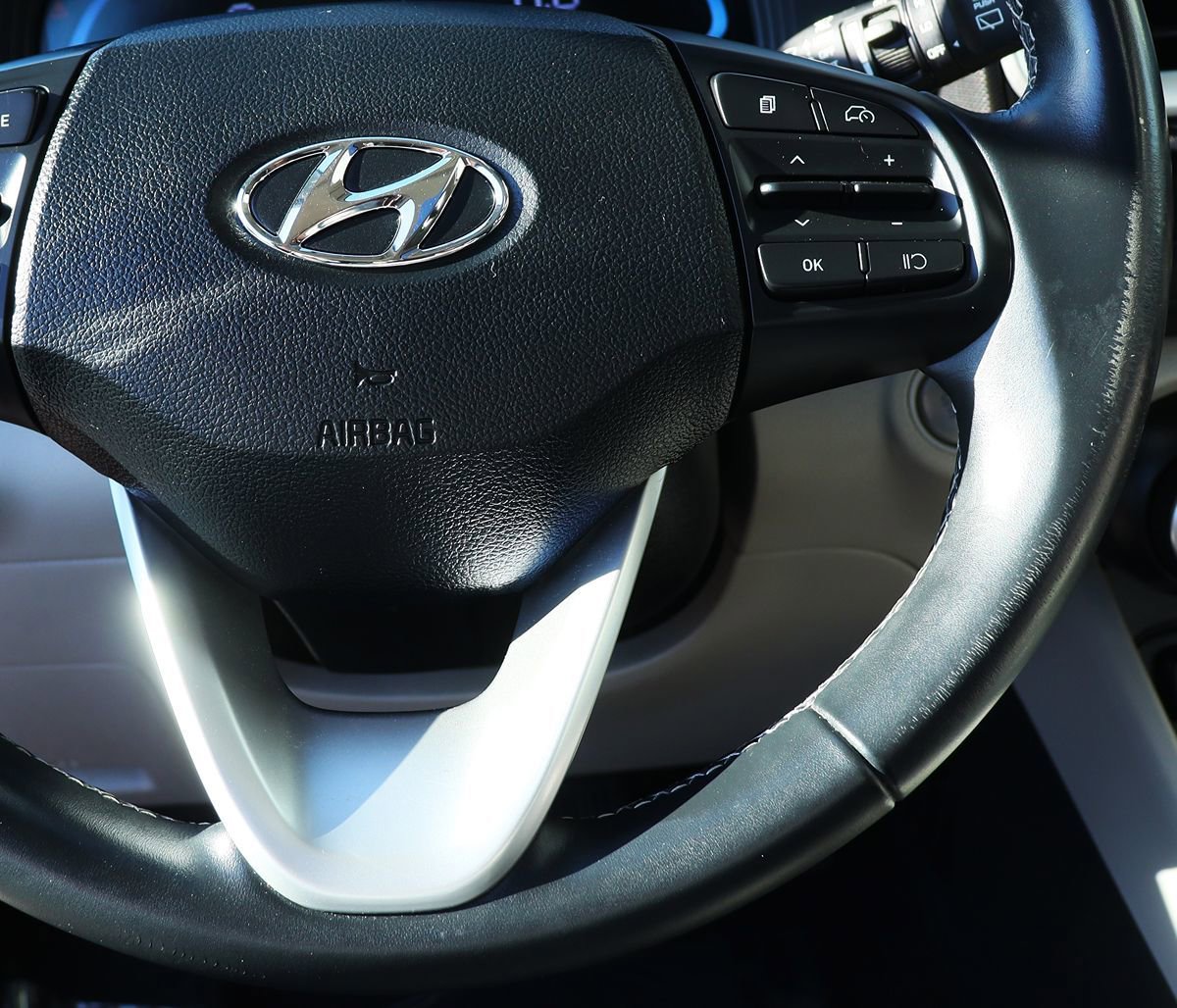 Used 2024 Hyundai Venue SEL image 54