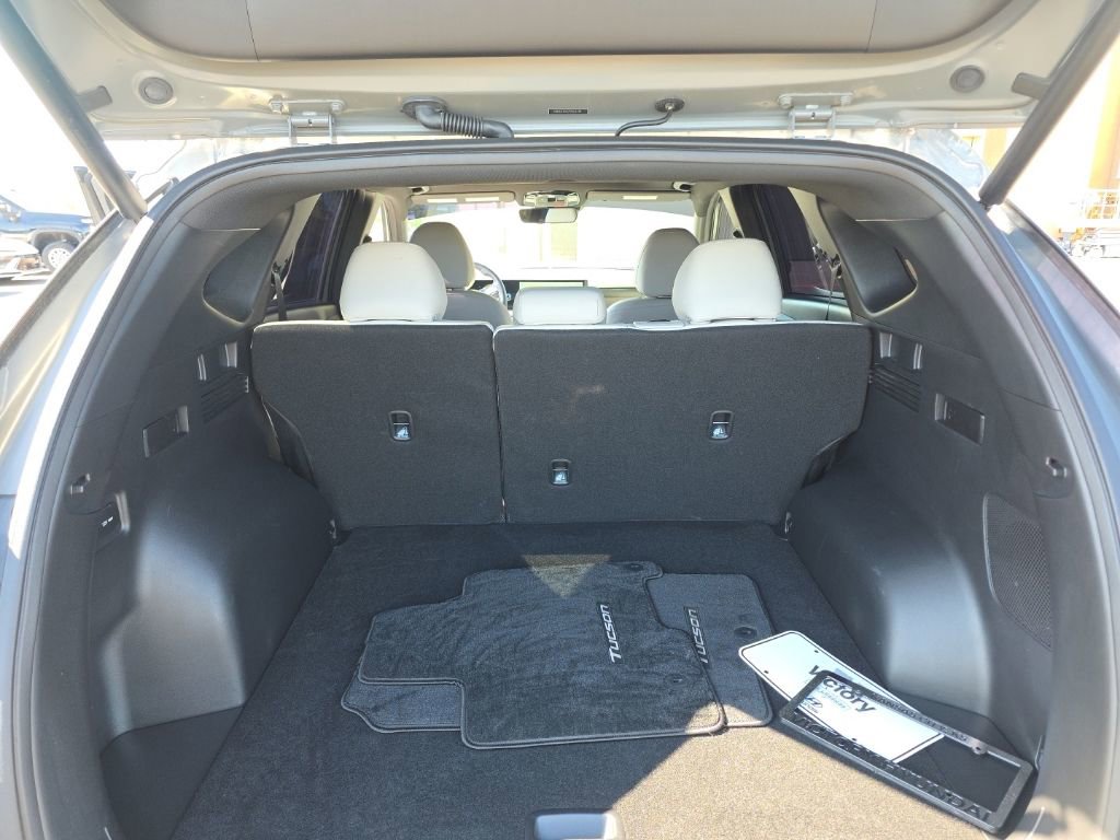 Used 2025 Hyundai Tucson Limited FWD image 10