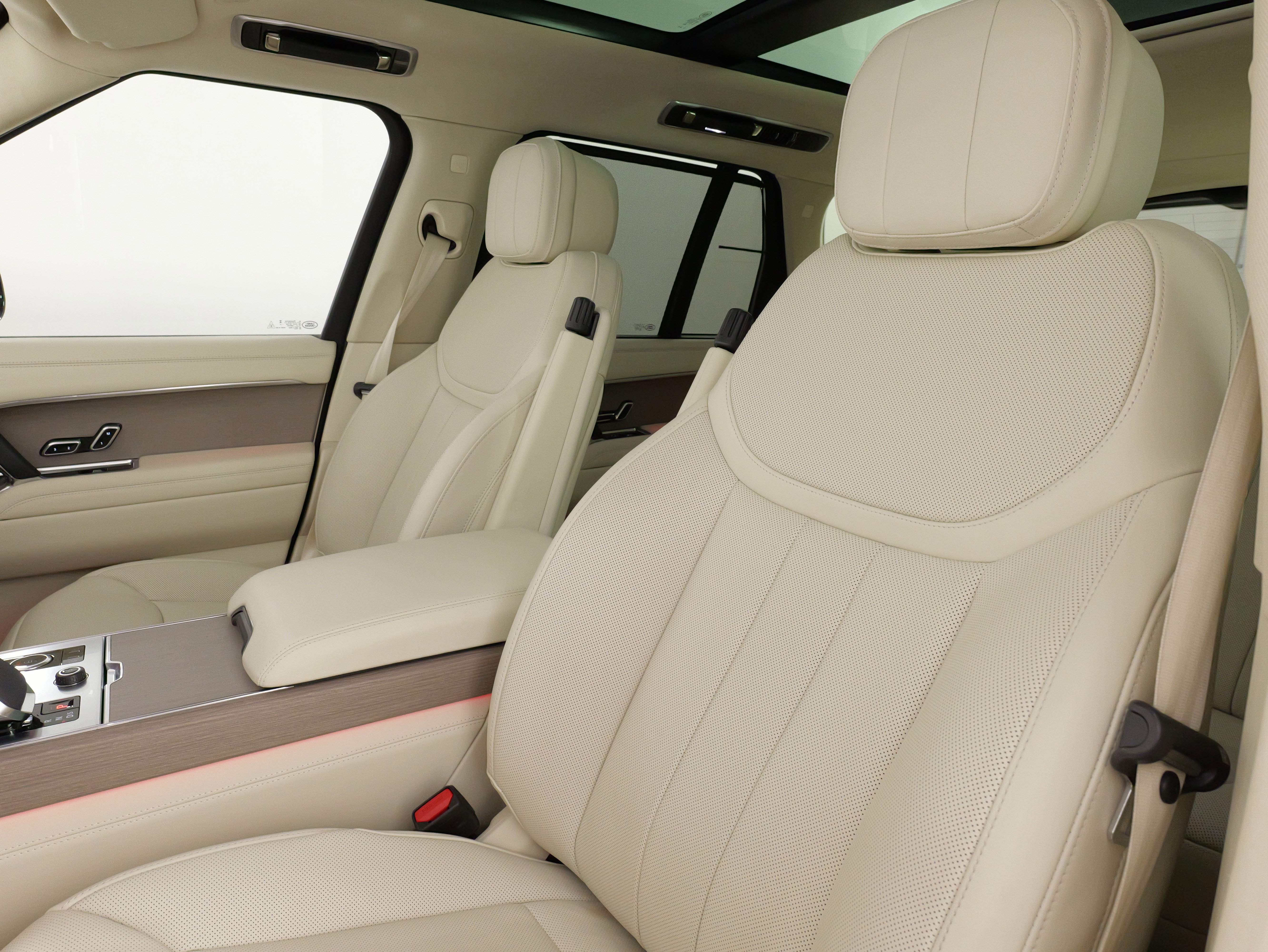 Used 2023 Land Rover Range Rover SE image 29