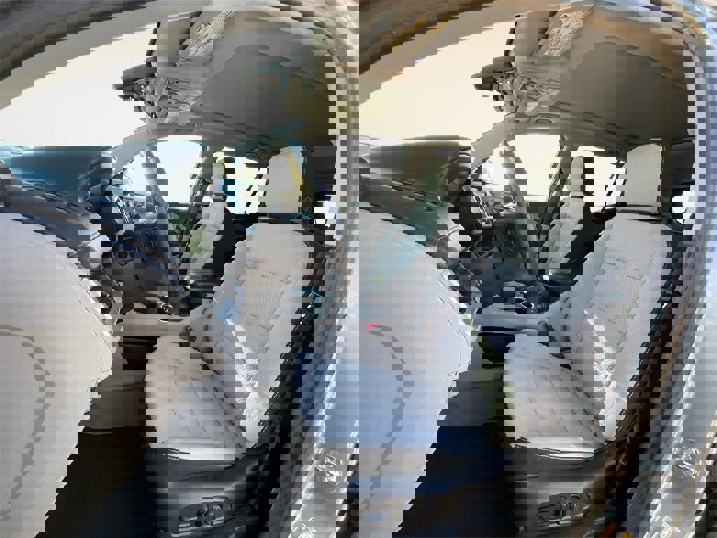 Used 2023 GMC Terrain SLE w/ Driver Convenience Package image 9