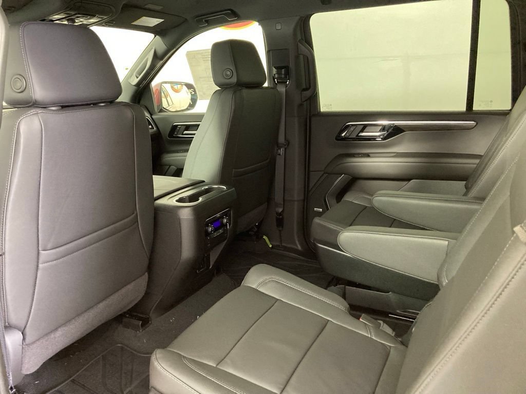 New 2026 Chevrolet Suburban LT w/ Comfort Package AWD/4WD image 14