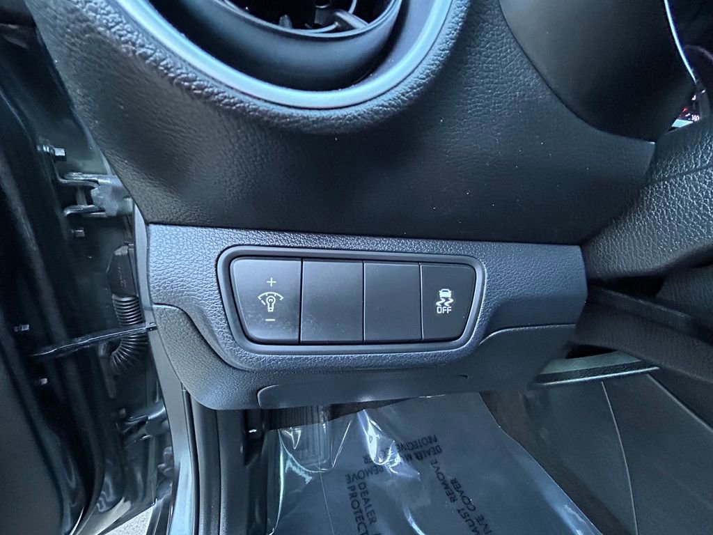 Used 2023 Kia Forte LXS image 18