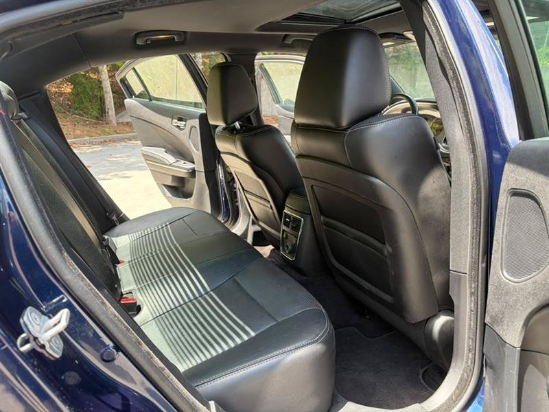 Used 2013 Dodge Charger SXT Plus RWD image 5