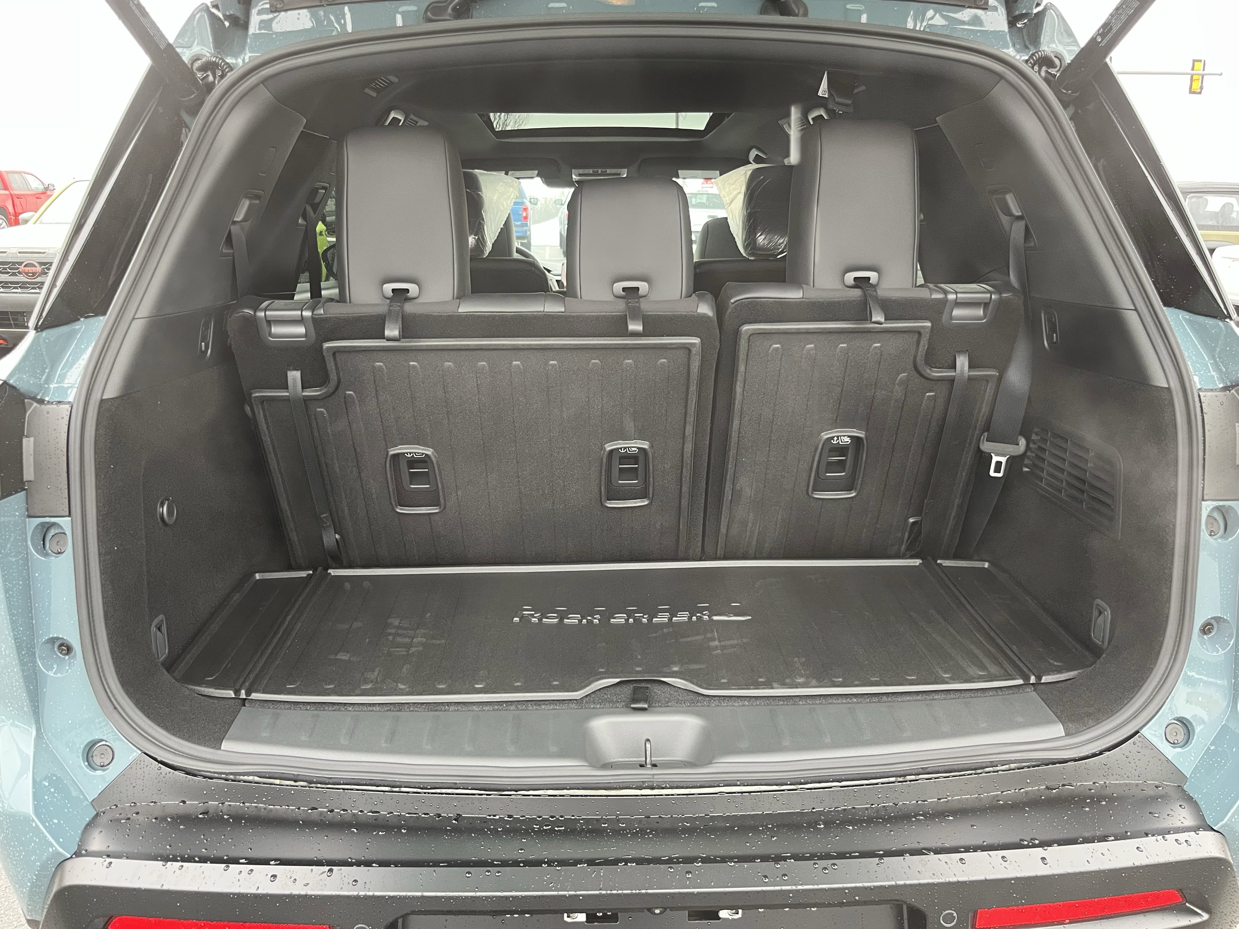 New 2026 Nissan Pathfinder SL w/ SL Premium Package image 5