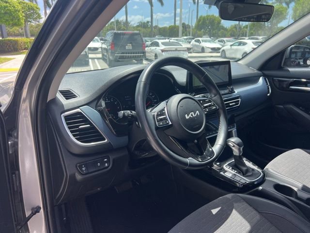 Used 2023 Kia Seltos Nightfall Edition image 25