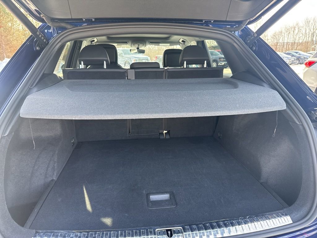 Used 2025 Audi Q3 2.0T Premium image 36