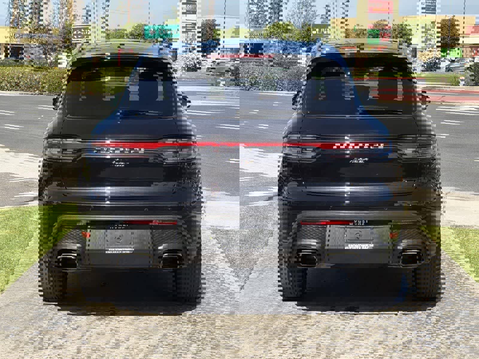 Used 2023 Porsche Macan T image 5