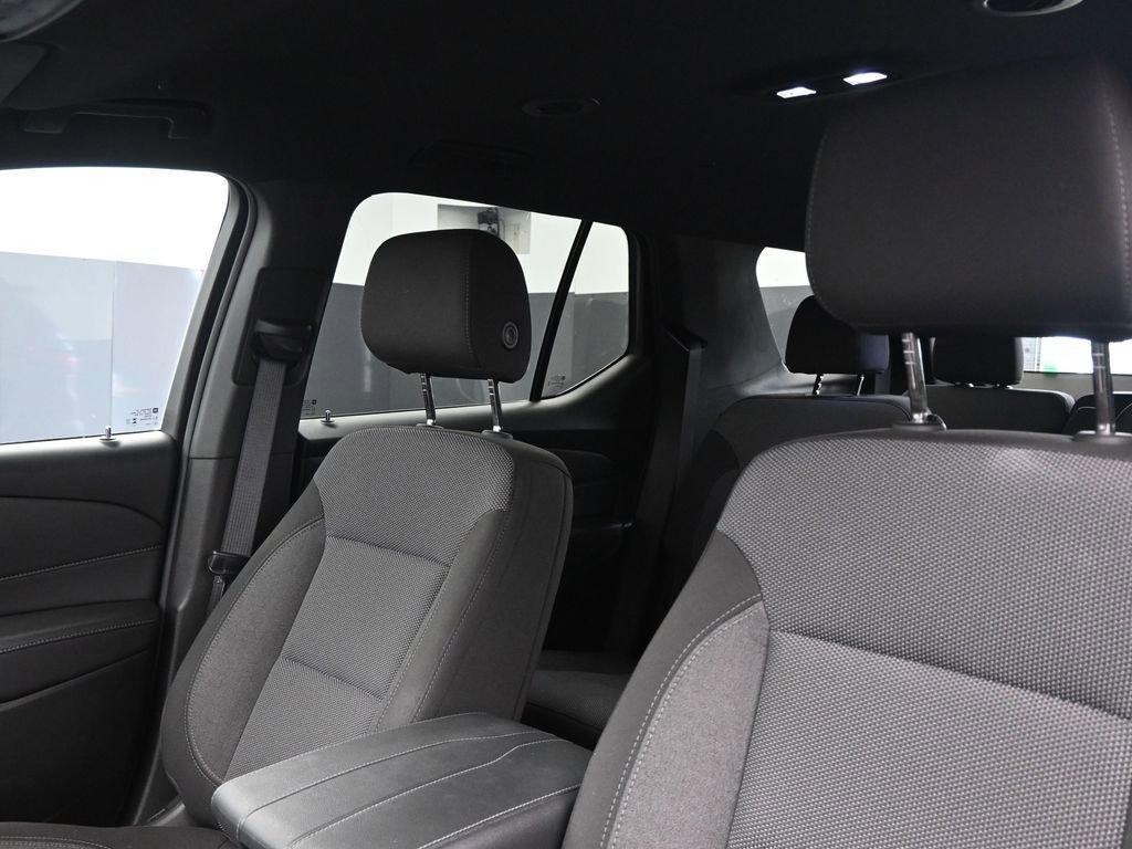 Used 2023 Chevrolet Traverse LT image 28