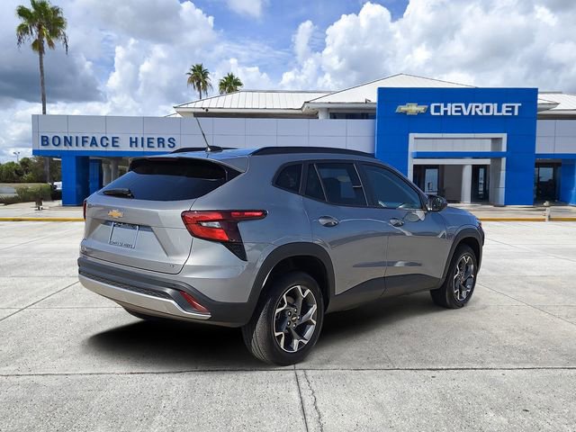 Used 2025 Chevrolet Trax LT w/ Driver Confidence Package FWD image 4