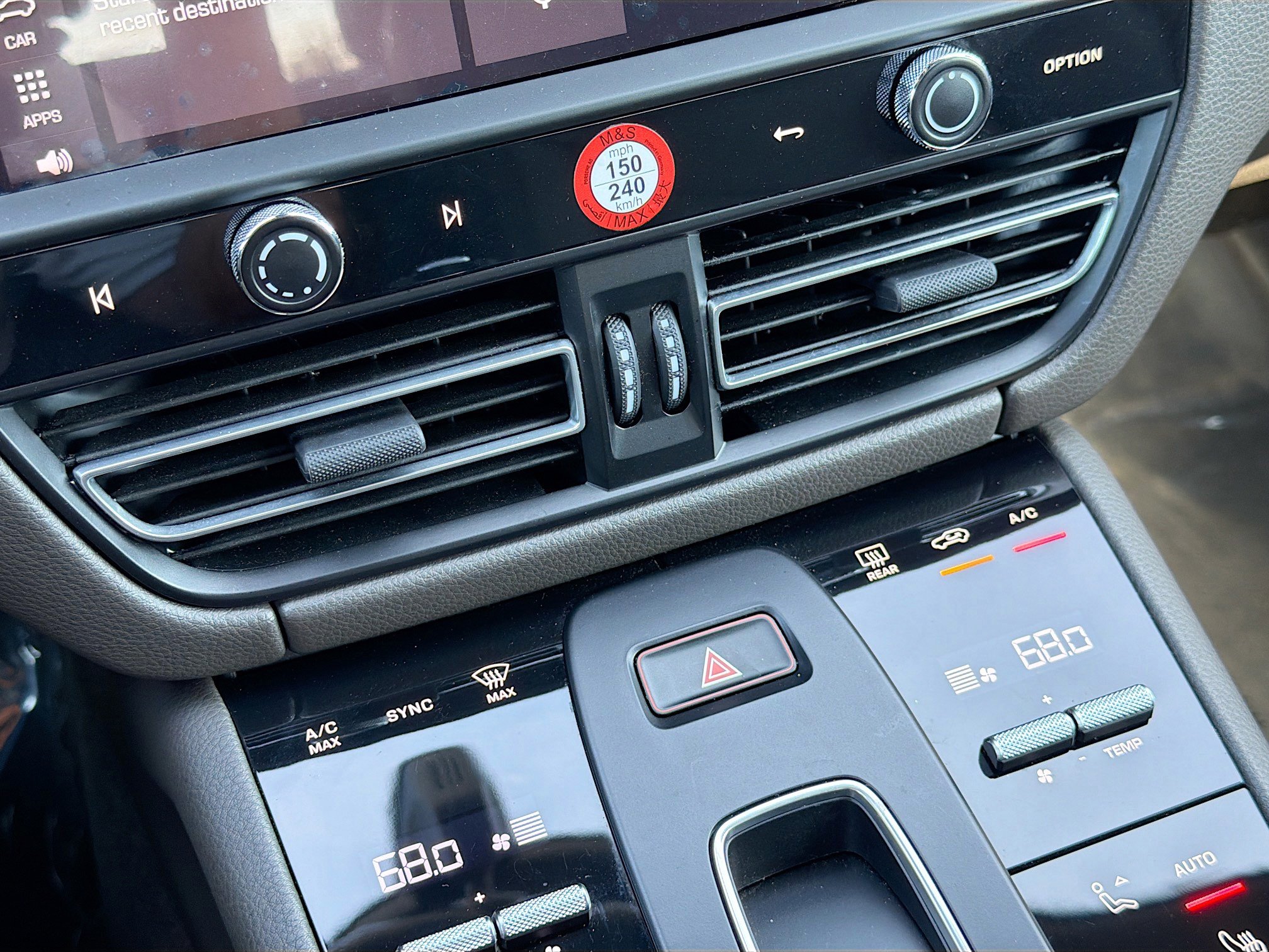 Used 2024 Porsche Macan image 34