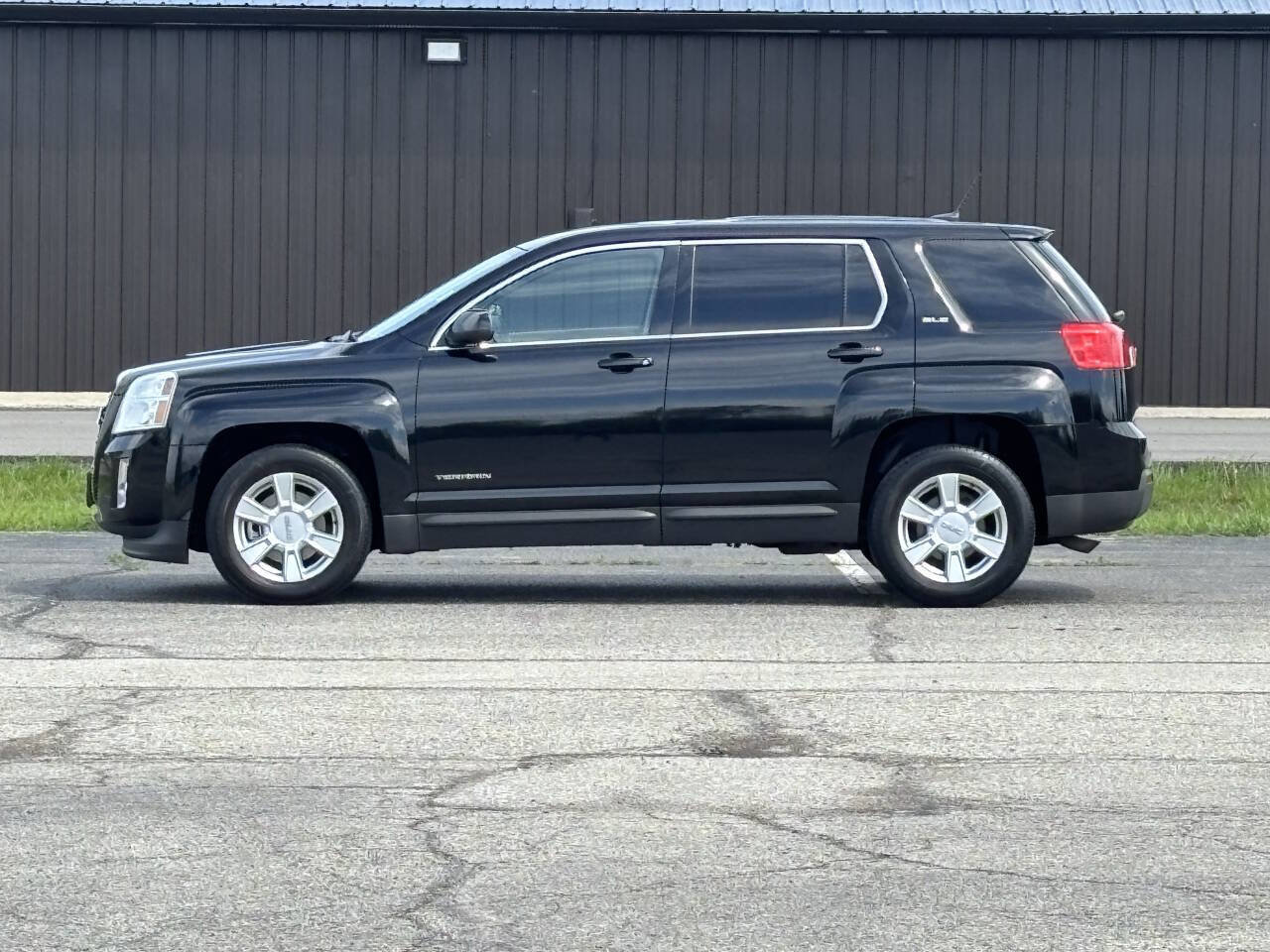 Used 2013 GMC Terrain SLE image 1