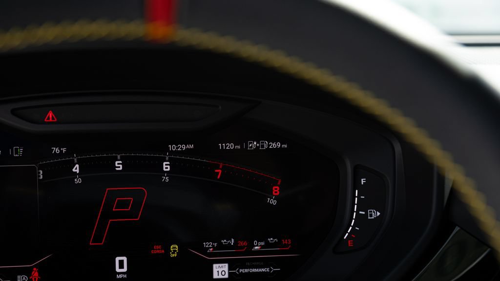 Used 2025 Lamborghini Urus SE AWD/4WD image 23