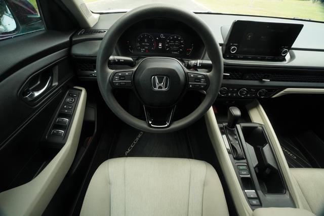 Used 2025 Honda Accord SE image 13