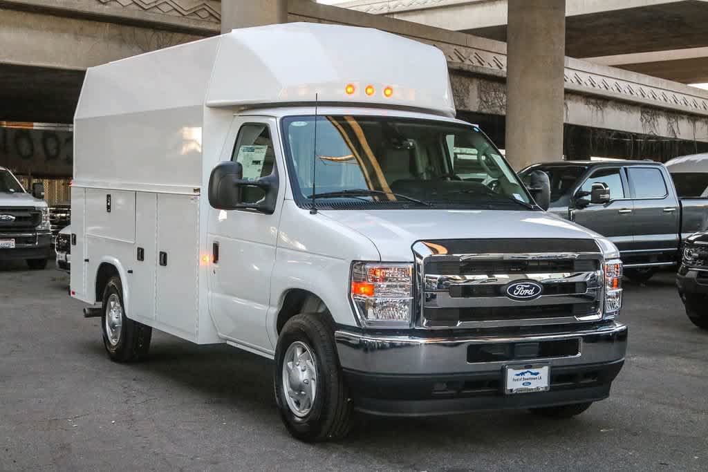 New 2026 Ford E-350 and Econoline 350 Super Duty w/ Power Equipment Group RWD image 3