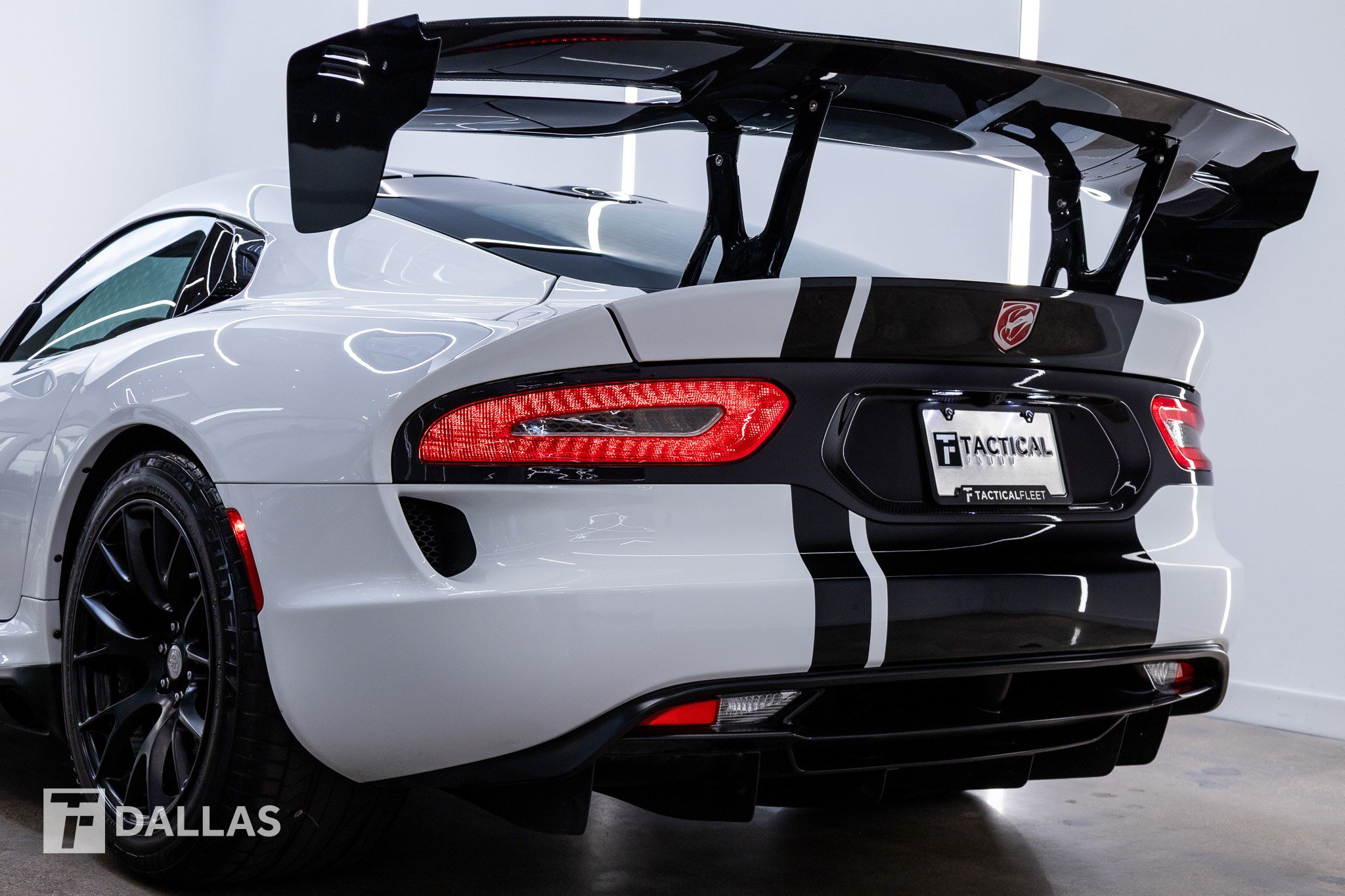 Used 2017 Dodge Viper ACR w/ Extreme Aero Package RWD image 9