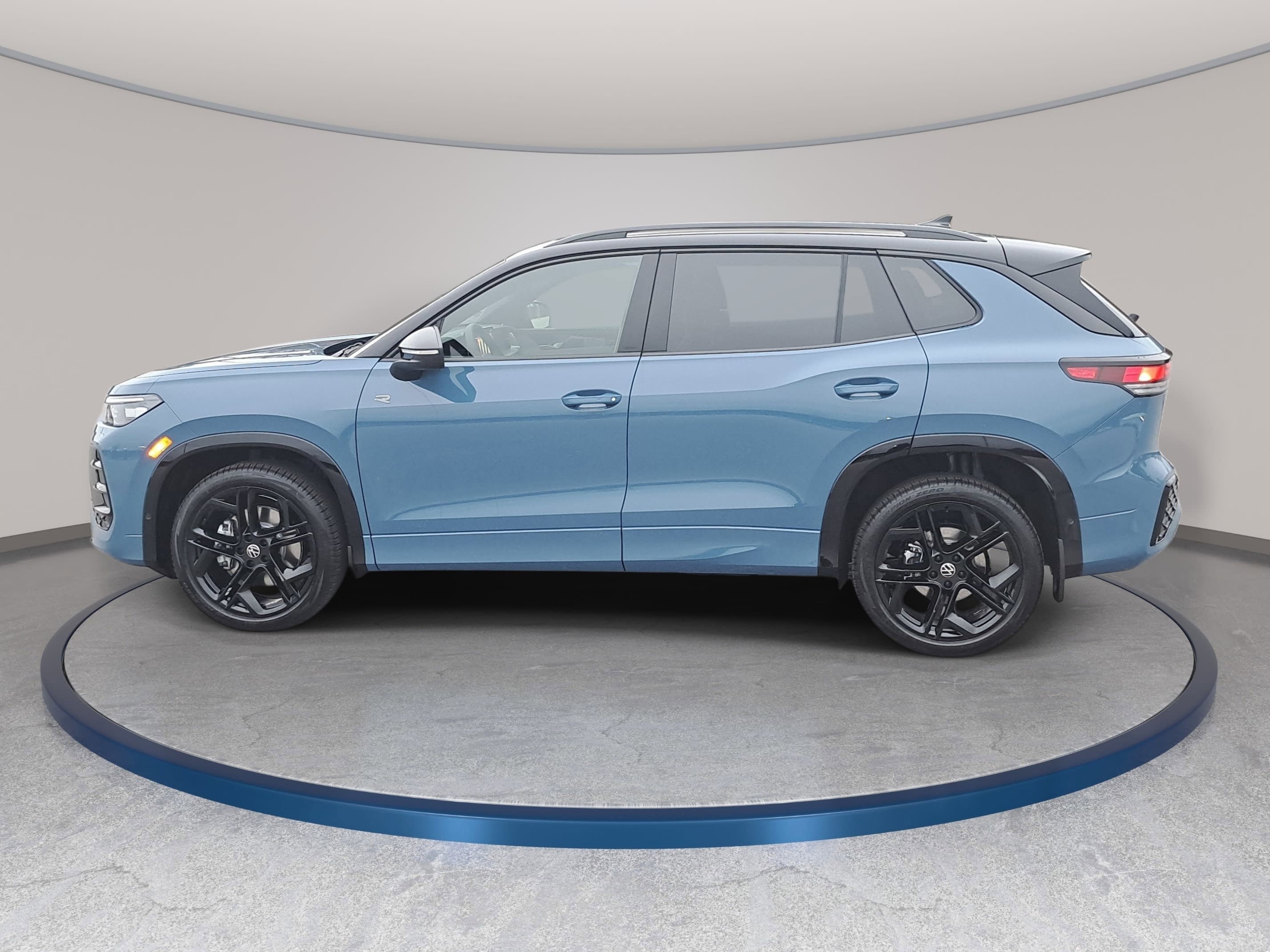New 2026 Volkswagen Tiguan SE R-Line AWD/4WD image 8